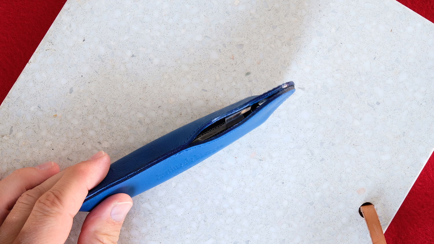 Justine de Mérges Collection: Steck-Etui aus Damastleder blue electric, PESSAC