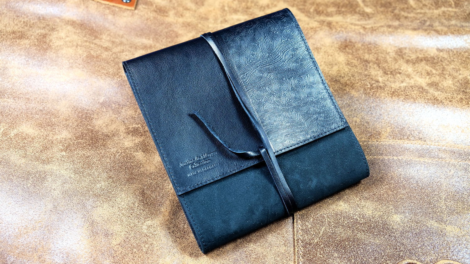 Justine de Merges Collection: Exklusives schwarzes Lederetui SARTHE, für bis zu 4 Taschenmesser